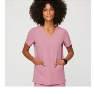 Figs Chalk Pink Scrub set